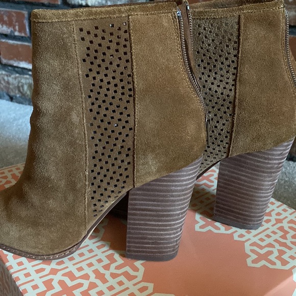 Gianni Bini size 8 peep toe bootie! Chestertan - Picture 4 of 6